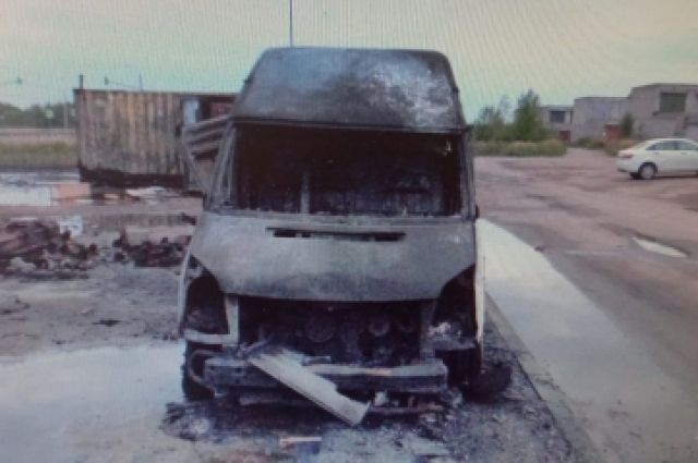 В Ярославле на кустарной АЗС сгорел автомобиль
