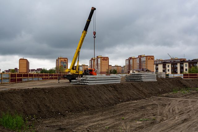 Новосибирские депутаты проконтролируют строительство школы в «Дивногорском»