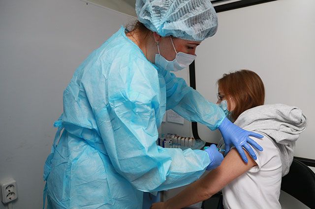 Более 4 тысяч псковичей завершили вакцинацию от COVID-19 за сутки