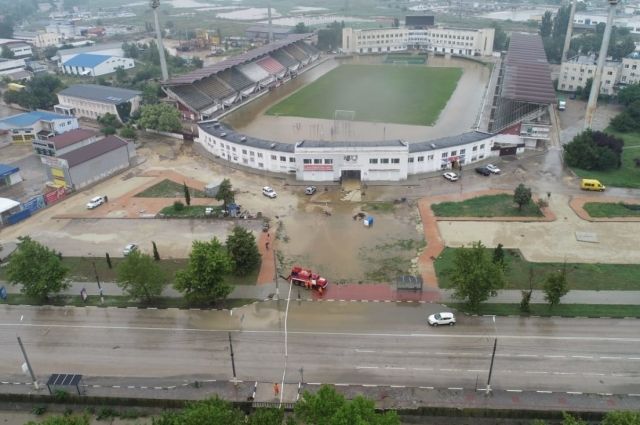 В Крыму продолжают откачивать воду после стихийного бедствия