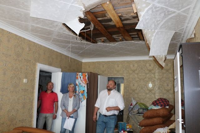Куйвашев поможет жителям дома с вечным потопом из Краснотурьинска