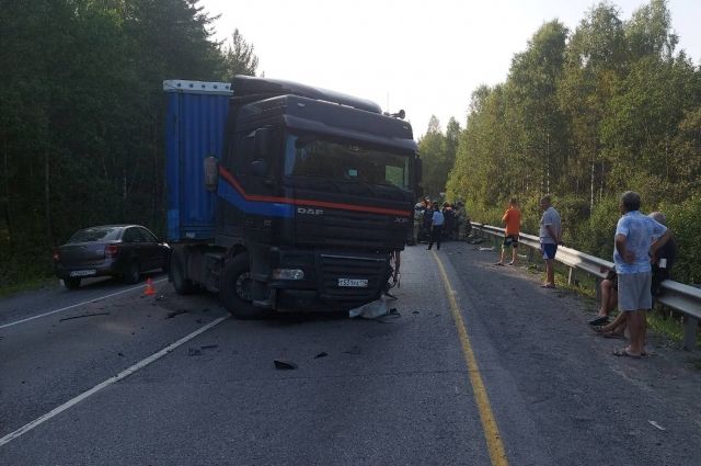 На трассе под Катав-Ивановском погиб водитель, который совершил обгон
