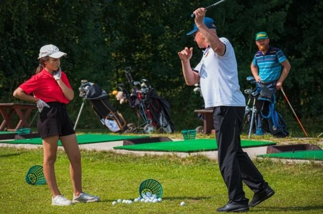 Министерство спорта хочет сделать гольф популярным среди горожан
