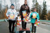В свои 80 с лишним лет Лидия Николаевна отжимается от пола, катается на лыжах и лидирует в соревнованиях по скандинавской ходьбе.