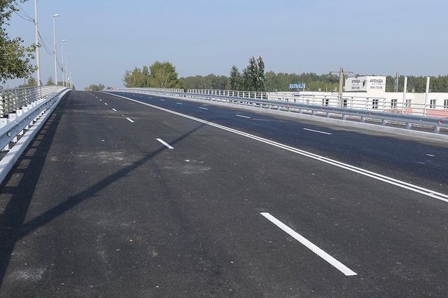 В Екатеринбурге Блюхеровский мост досрочно открыли после ремонта