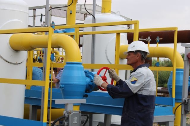  Строительство газораспределительной станции в райцентре Ребрихинского района завершено на 98%. 