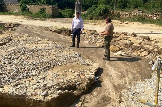 В селах Анапы приступили к восстановлению дорог, разрушенных стихией