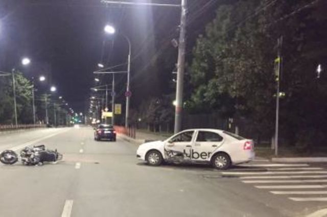 В Брянске на улице Дуки иномарка сбила мотоциклиста
