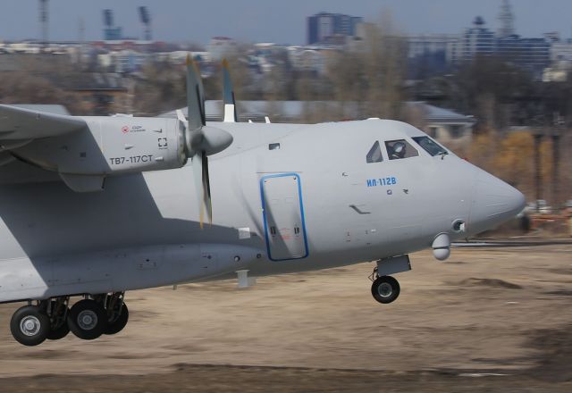 Полет нового российского военно-транспортного самолета Ил-112В. 