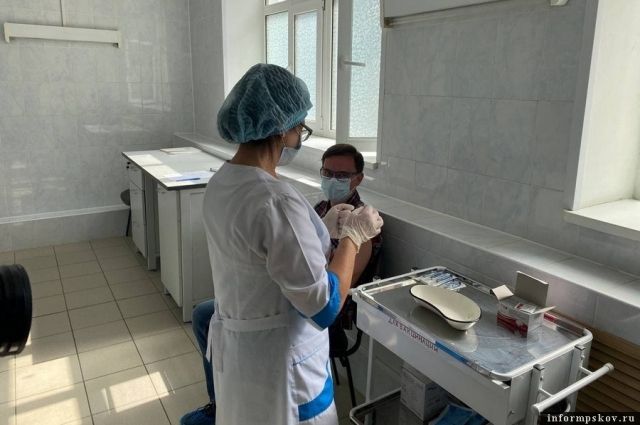 План по вакцинации от COVID-19 в Псковской области выполнен на 53%