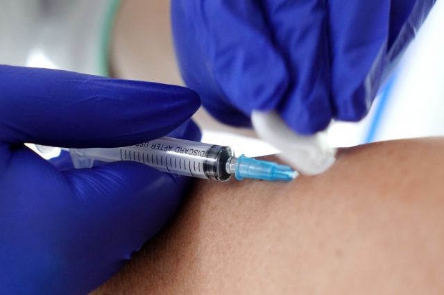 Более 34 000 доз вакцины от коронавируса поступило в Брянскую область