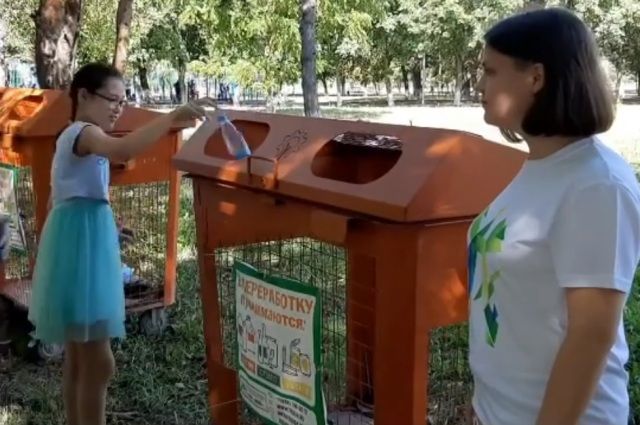 В Предгорном округе провели уникальную акцию "Дни зелёных действий": за сдачу сортированного мусора дарили скидочные купоны на ярмарку.
