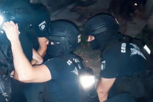 В Прикарпатье мужчина побил свою мать и угрожал полицейским