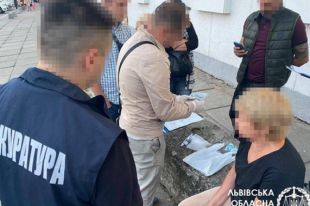 Во Львове на взятке задержали чиновницу архитектурно-строительной инспекции.