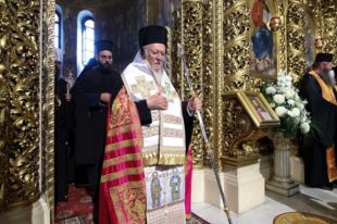 Вселенский патриарх Варфоломей провел литургию в Киеве