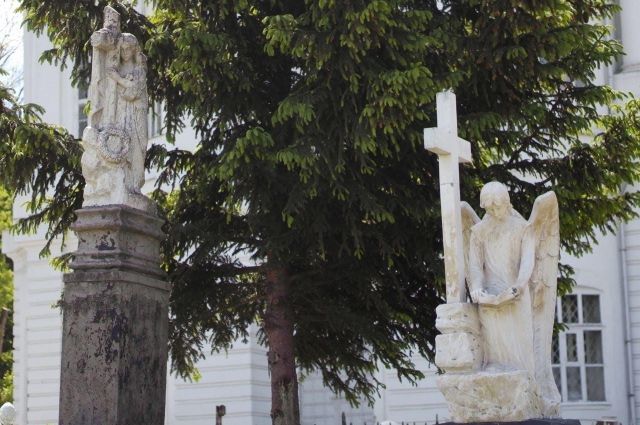 Сбор средств для реставрации ангелов на Всехсвятском кладбище Тулы завершён