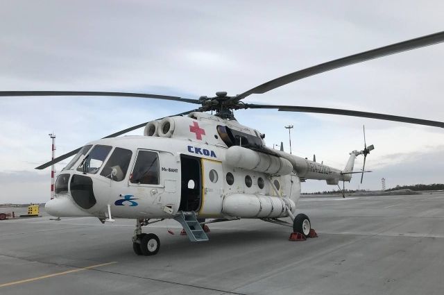 В ЦДХ Оренбурга вертолетом санавиации доставили 13 летнюю орчанку, выпавшую из окна пятого этажа.