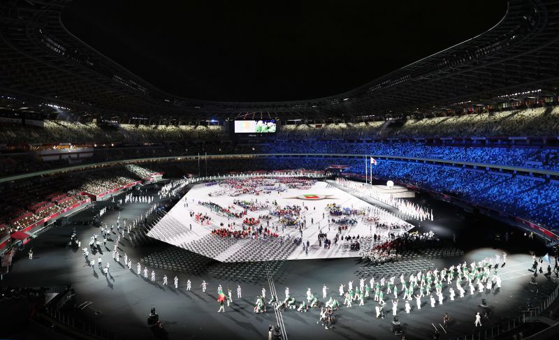 Парад спортсменов на церемонии открытия XVI летних Паралимпийских игр