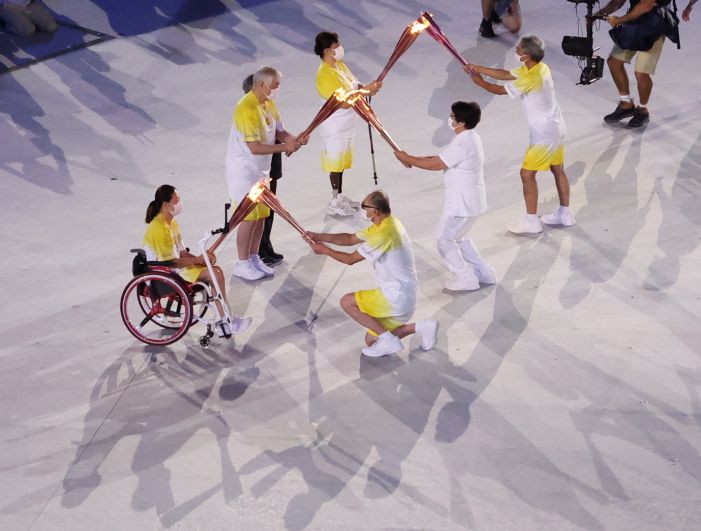Эстафета Паралимпийского огня на церемонии открытия XVI летних Паралимпийских игр