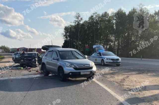 В ДТП на трассе М-8 в Гаврилов-Ямском районе пострадали два человека