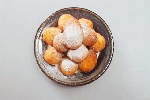 Творожные пончики в сахарной пудре: рецепт вкусного десерта.