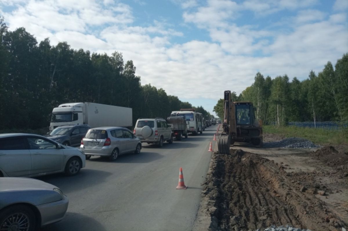 Новосибирцев возмутили ежедневные пробки на северном въезде в город | АиФ  Новосибирск