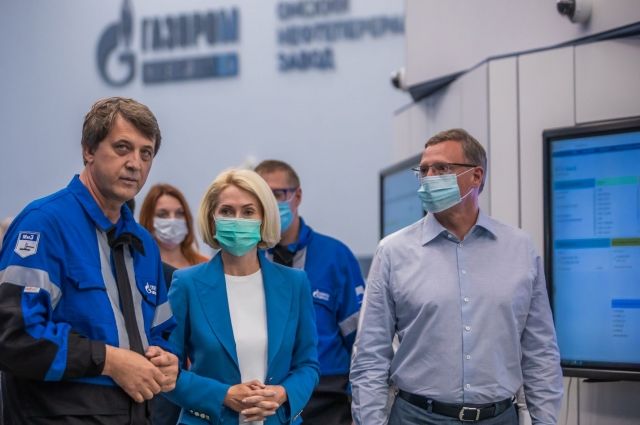 Вице-премьер Абрамченко побывала на Омском НПЗ и оценила экопроекты