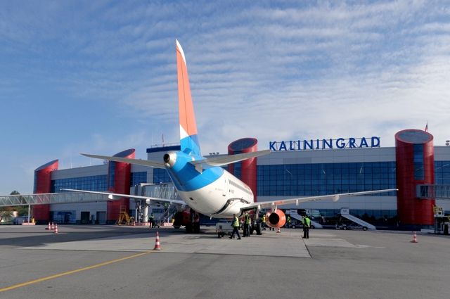 Более чем на 13 часов задерживается вылет самолёта из Калининграда в Псков