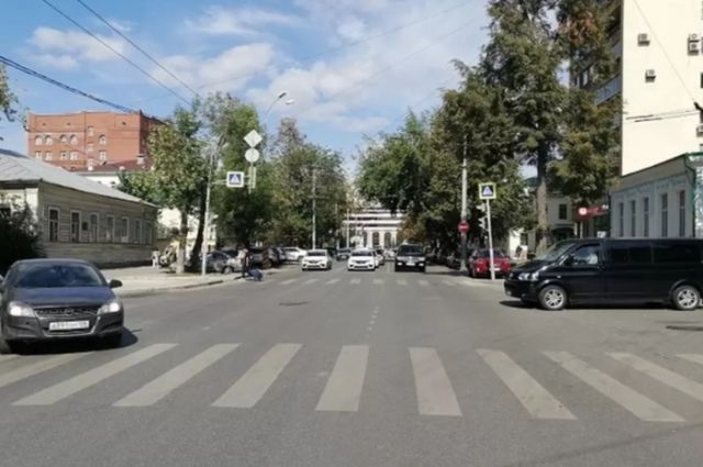 81-летнего пенсионера сбила машина в центре Екатеринбурга