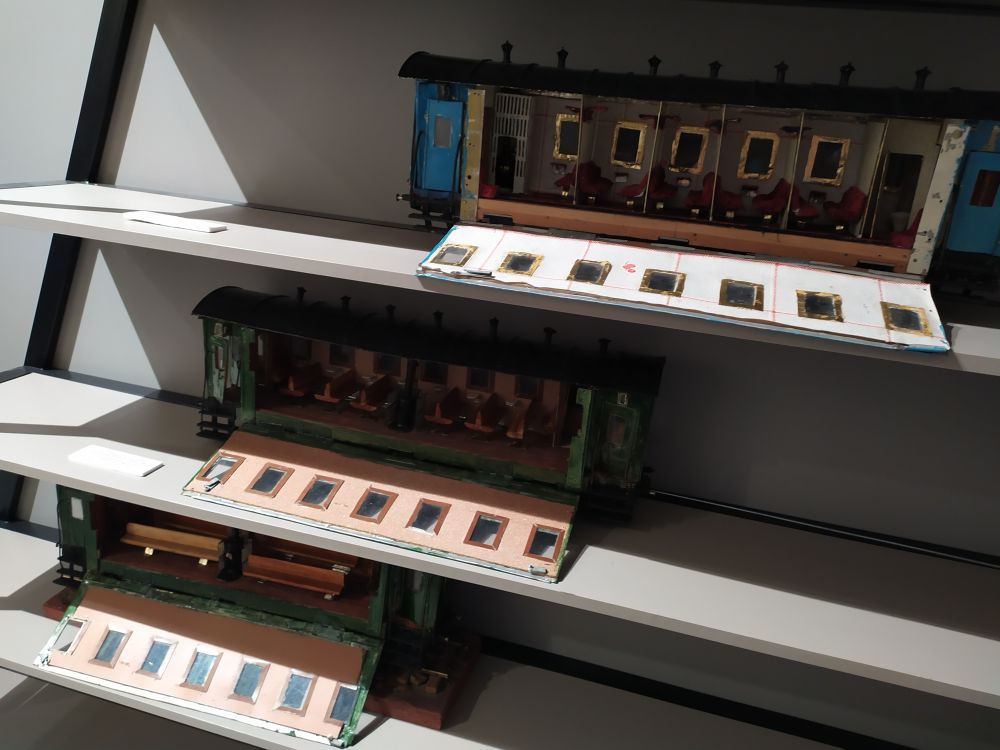 Макеты поездов, созданные Владимиром Макаровым еще для старого музея. Они перекочевали и в новую экспозицию.