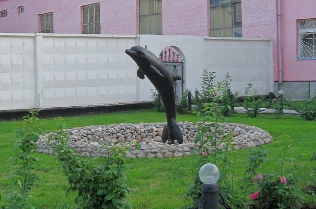 В Соль-Илецке Lada протаранила забор колонии «Черный дельфин».