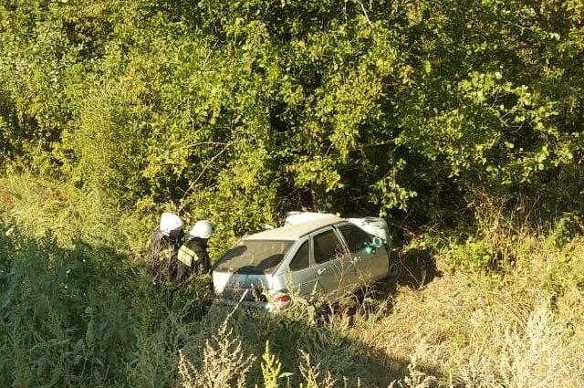 В Ташлинском районе столкновение «ВАЗа» с деревом привело к гибели молодого водителя.