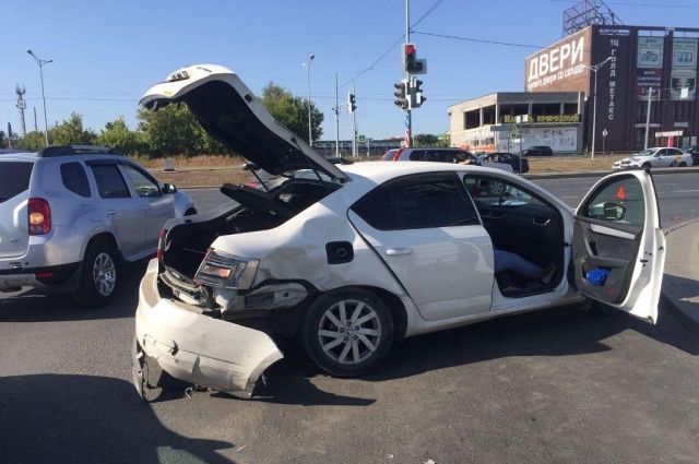 В Самаре в столкновении с Ford Mondeo пострадала пассажирка Škoda Octavia