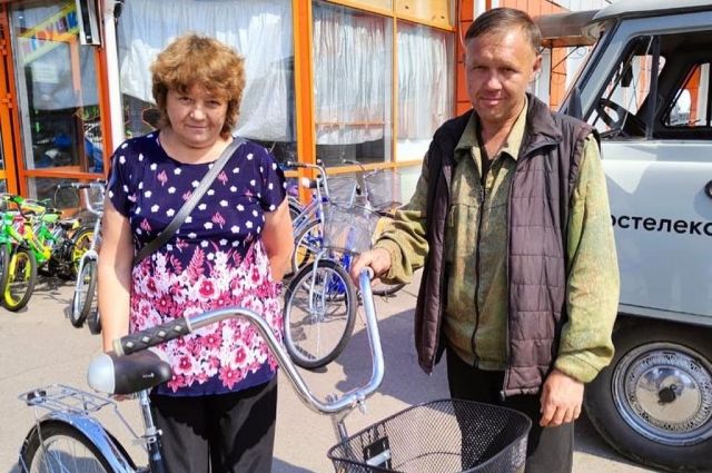 Жители Нижнеудинска помогли дворнику купить велосипед взамен украденного