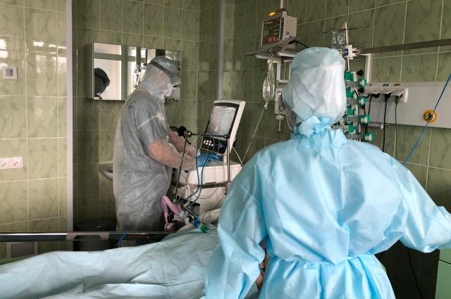 Прием профильных пациентов возобновил ковидный госпиталь Екатеринбурга