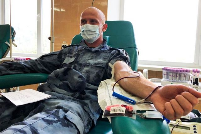 В Адыгее росгвардейцы приняли участие в акции по добровольной сдачи крови