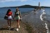 Девушки вблизи Токаревского маяка во Владивостоке
