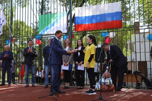 В Новосибирске открыли новую спортплощадку в Северо-Чемском жилмассиве