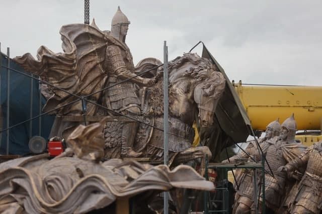Мозаичное панно украсит монумент Александра Невского в Самолве