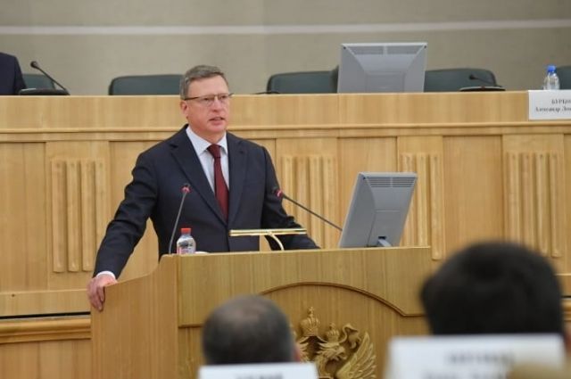 Глава Омской области Бурков вошёл в десятку рейтинга губернаторов