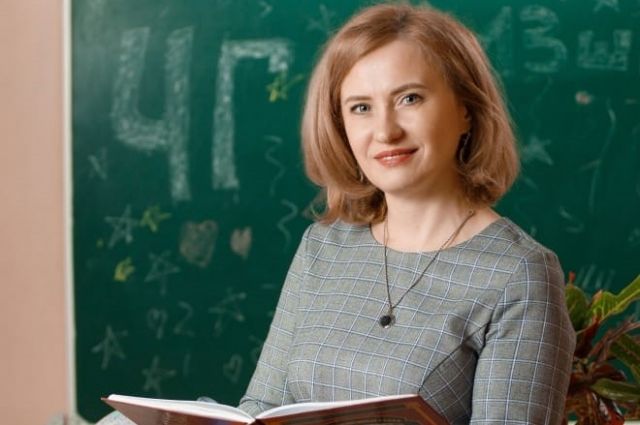 Учитель географии в воронежской средней школе №13.