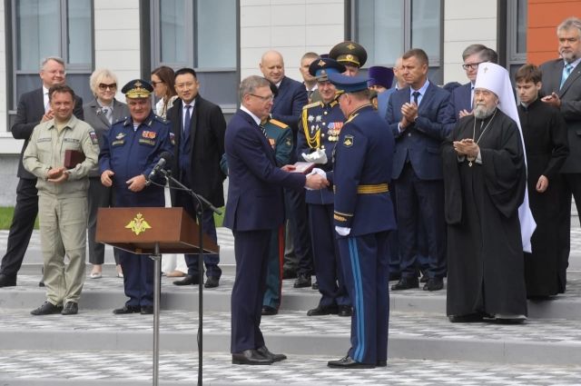 Командующий ВДВ Сердюков торжественно открыл Омский кадетский корпус