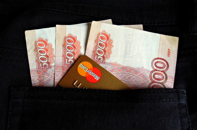 В Оренбургской области задержанный за распространение наркотиков пытался откупиться от наказания крупной суммой денег.