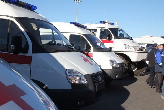 Новые автомобили скорой помощи и школьные автобусы поступят на Камчатку
