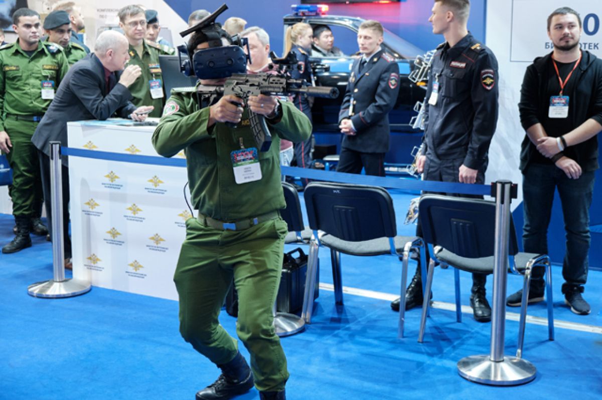 Легко в учении. В РФ создали VR-шлем для отработки боевых навыков |  Аргументы и Факты