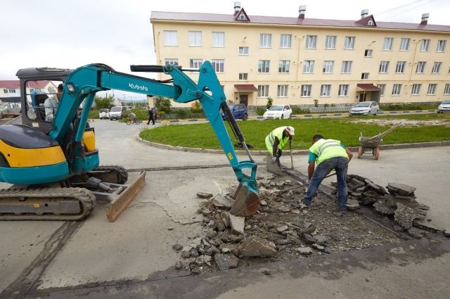 К сегодняшнему дню текущий ремонт был выполнен более чем в 330 дворах Южно-Сахалинска – это треть всех придомовых территорий города. 