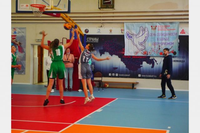 В Смоленске прошел традиционный баскетбольный турнир