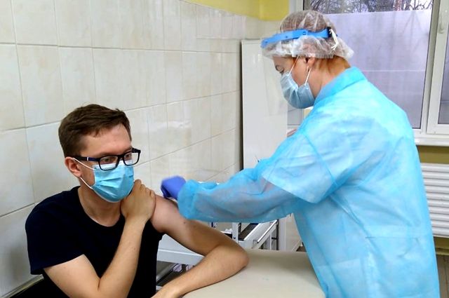 В Псковской области нужно привить от коронавируса более 300 тыс. человек