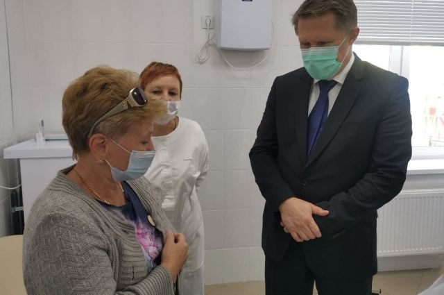 Министр Мурашко указал на дефицит кадров в поликлинике Саратова