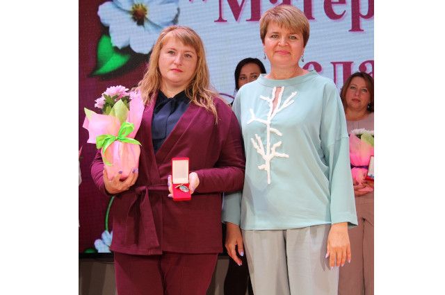 Почётный знак Белгородчины «Материнская слава» получили 14 оскольчанок